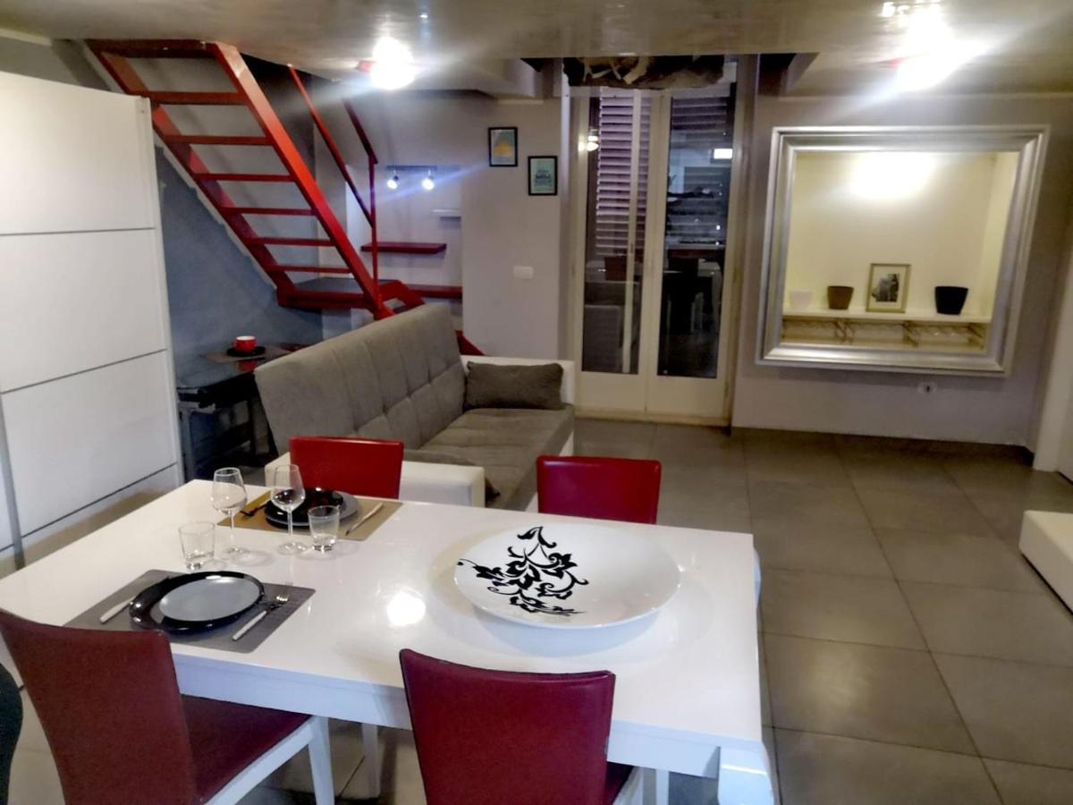 Metro Casa Vacanze Bríndisi Exterior foto